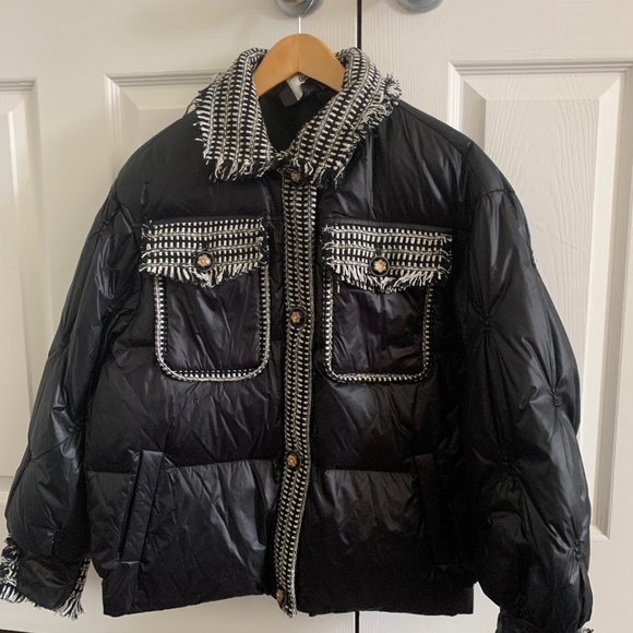 Uchuu-Montreal- Women’s Winter Jacket -90% Down filled-Size Small - Picture 1 of 2
